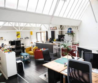 Open Space  2 postes Coworking Rue des Caillots Montreuil 93100 - photo 2